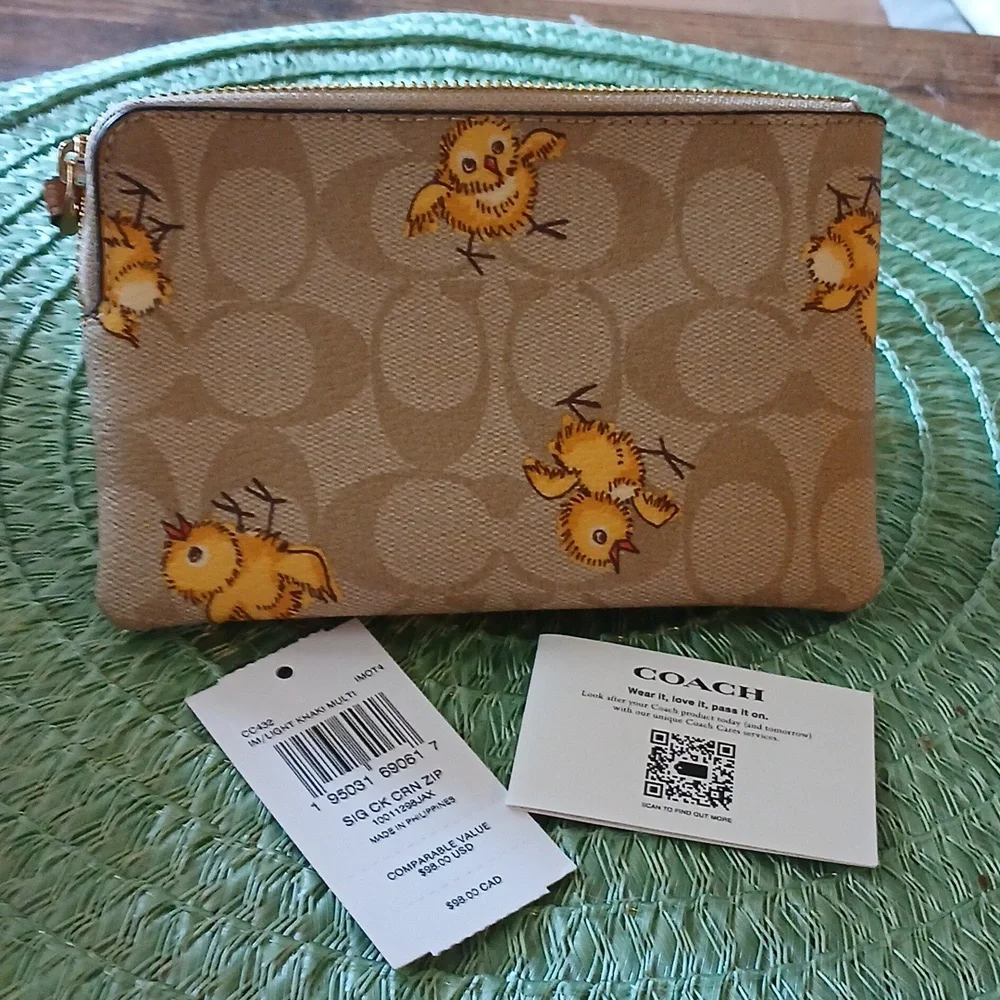 NWT COACH BABY CHICK WRISTLET - Picture 3 of 5